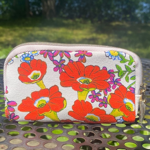 Coach Fragrance Floral Coin Purse Mini Pouch NEW - Picture 2 of 3